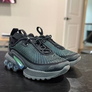 Nike Kids' Black and Blue Sneakers